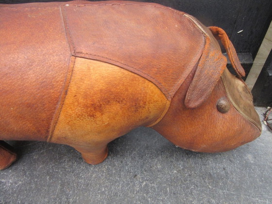 Image 1 of Vintage leren neushoorn, verkocht zoals hij is.
