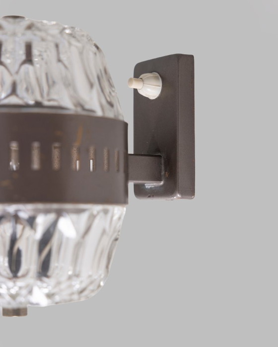 Image 1 of Paire d'appliques murales vintage des années 1960 en métal et cristal, design italien