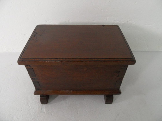 Image 1 of Caja de documentos antiguos