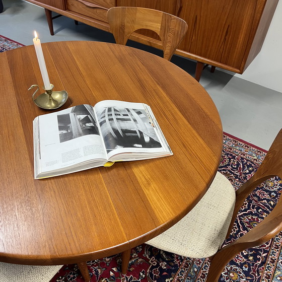 Image 1 of Vintage tafel •Niels Bach• + 4 stoelen •Niels Koefoed•