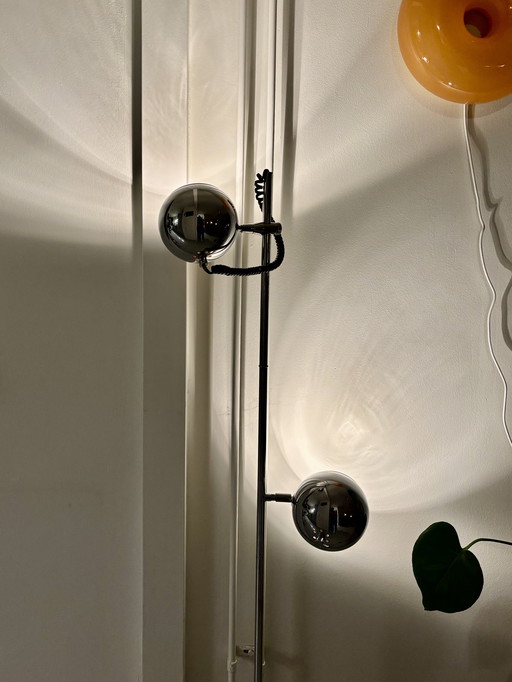 Leitmotiv Space Age Stehlampe Chrom