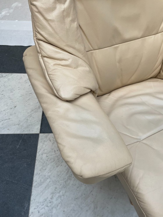 Poltrona Reclinabile Girevole in Pelle, Crema, Poltrone relax, Legno, Vintage (foto 13 di 13)