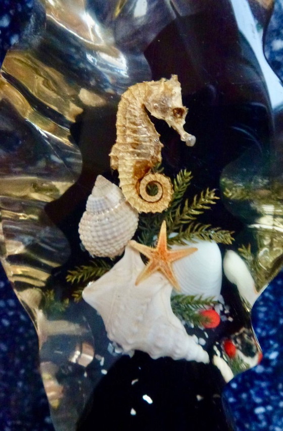 Image 1 of 2x Vintage Lucite Presse Papiers met Maritiem decor.