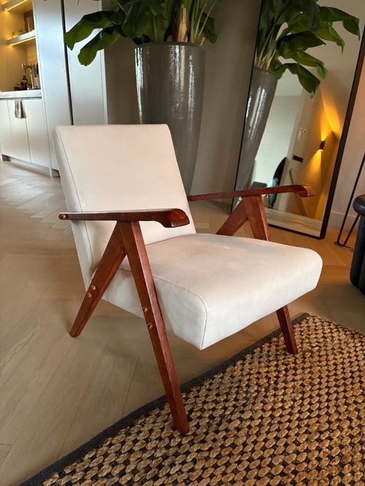 Poltrona vintage in legno – Rivestimento color crema