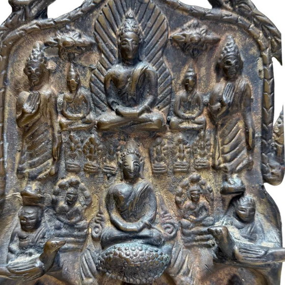 Antiguo Relieve de Templo de Bronce del Buddha Mucalinda – Estilo Himalaya India/Nepal – c. 1880–1920 – (photo 2 of 10)