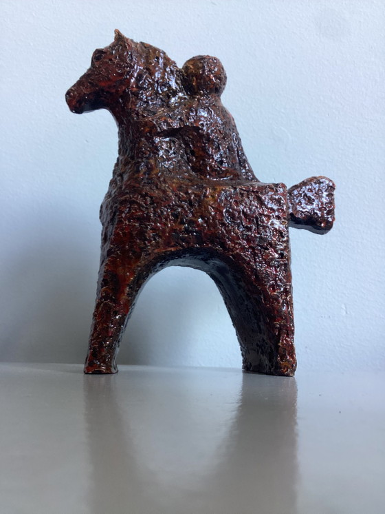 Image 1 of Enfant sur un cheval - Fat Lava Ceramic