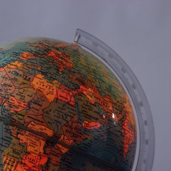 Image 1 of Verlichtende Vintage Plastic Globe, Tsjecho-Slowakije 1960
