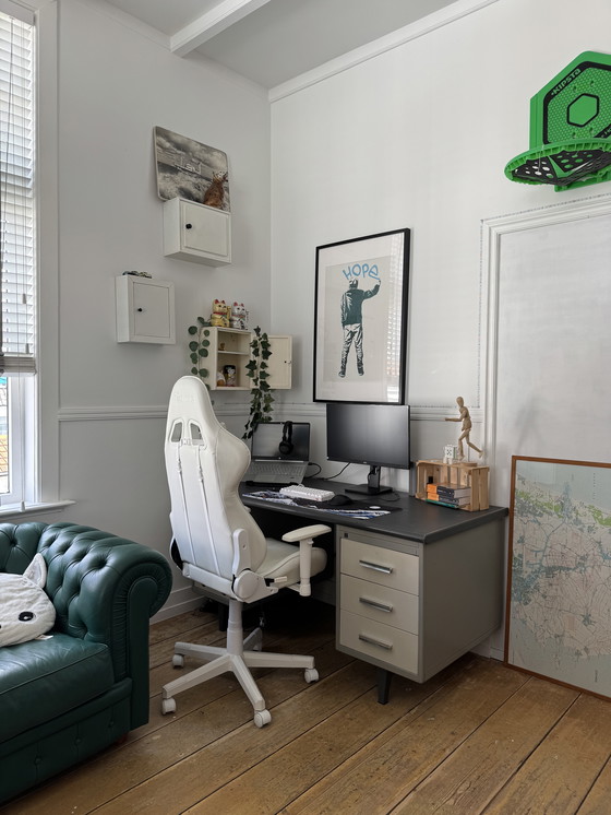 Image 1 of Twee vintage Gispen bureau’s 