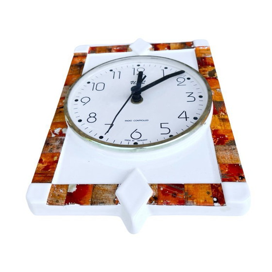 Image 1 of USL Radiogestuurde Wandklok | Duitsland | jaren 1980/1990 | Vintage Keramisch Frame