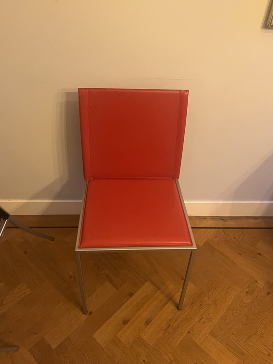 Image 1 of Ensemble de 2 chaises de salle à manger design en cuir rouge et noir