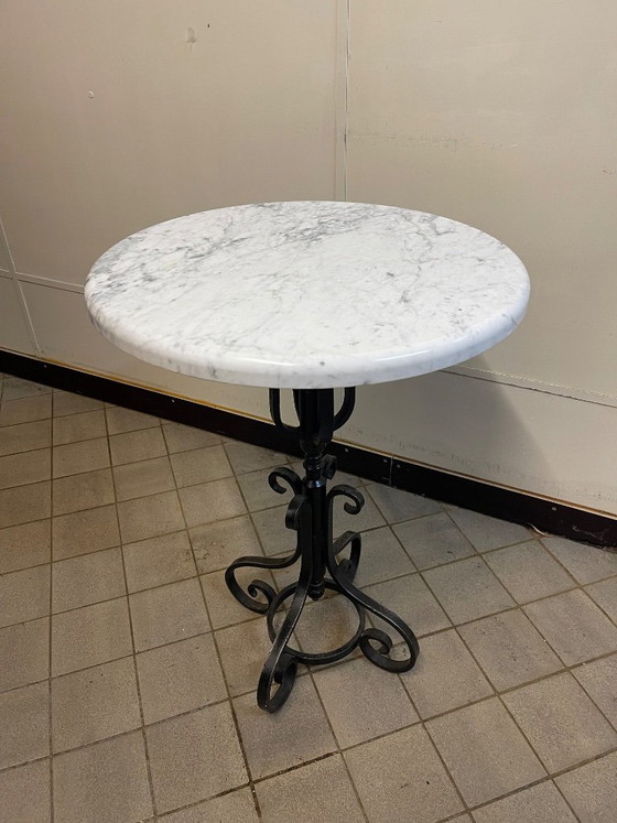 Vintage café tables with marble top – Side tables, Iron (photo 4 of 11)