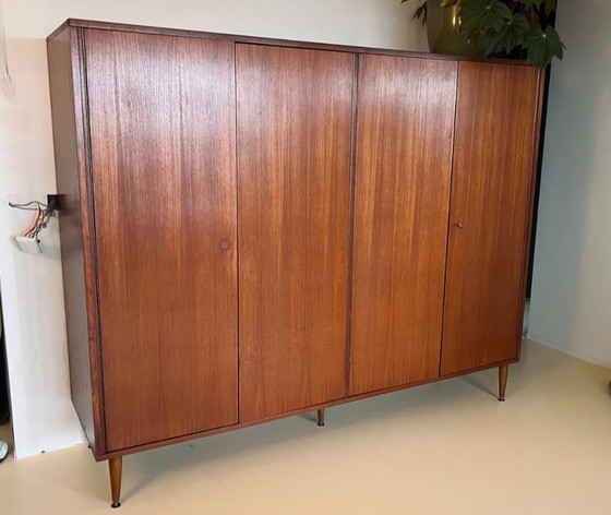 Image 1 of Kledingkast uit het midden van de 20e eeuw (Berner Huwil)