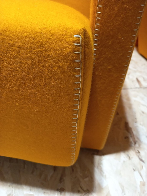 Image 1 of CASSINA Paire de fauteuils Utrecht 637 NEUF 2026 en laine KVARD Moutarde par Gerrit Rietveld