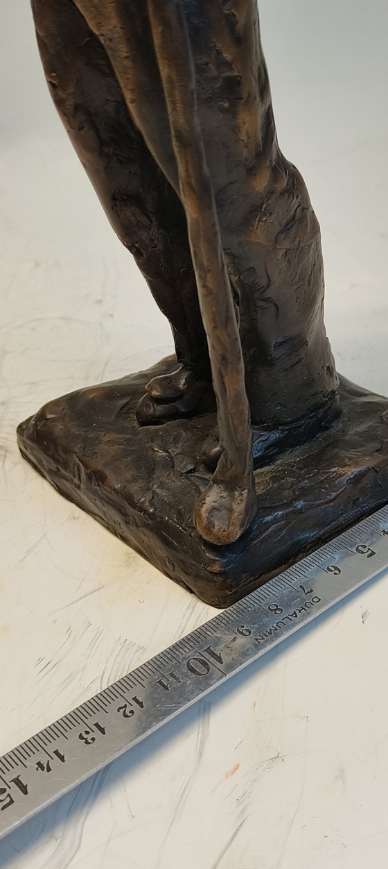 Image 1 of Image de sculpture en bronze et laiton représentant un golfeur, homme suivant