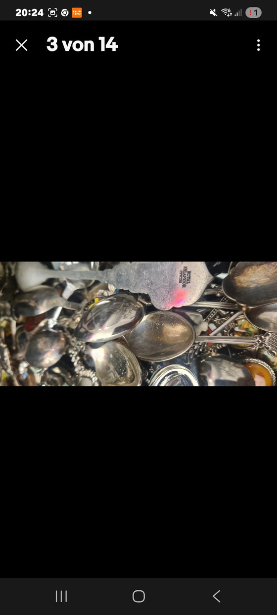 Image 1 of Collezione di oltre 900 cucchiai souvenir antichi con valigia