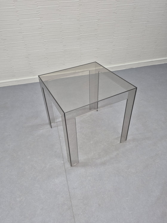 Kartell Jolly, tavolino in acrilico grigio fumo. – Tavolini, Plexiglass (photo 6 of 7)