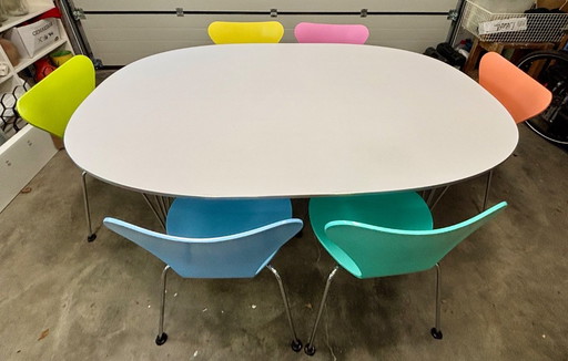 6xFritz Hansen Series 7 vlinderstoelen met Superellips Eettafel B613