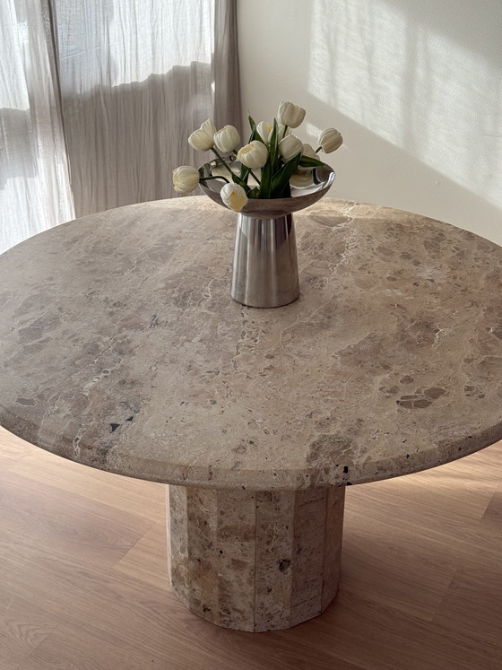 Image 1 of table à manger vintage en travertin