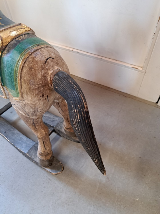 Cavallo a dondolo antico intagliato a mano – Oggetti decorativi, Wood (photo 4 of 6)