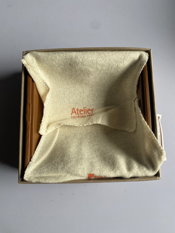 Image 1 of Poltrona Frau vierkante lege zak