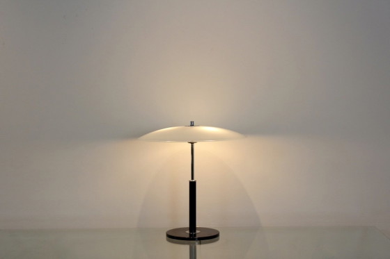 Lampada da tavolo in acciaio e vetro lattimo di Ikea, Lampade da tavolo, polished steel, Cromo, Nero (foto 3 di 9)