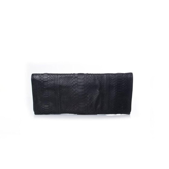 Image 1 of Maison Du Posh, schwarze, gummierte Python-Clutch