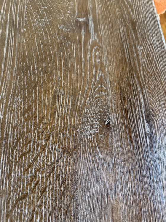 Mesa cuadrada Dialma Brown de roble macizo, 80 × 80 cm, Mesas de comedor, Madera, Taupe (foto 8 de 9)