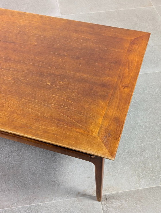 Image 1 of Skandinavischer moderner großer dänischer Teak-Couchtisch aus den 1950er Jahren