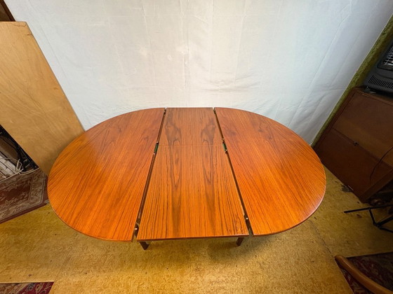 Image 1 of Mid Century Retro Teak Round Extending Dining Table by Nathan 1960–1970  A stunning mid century modern teak extending dining tab
