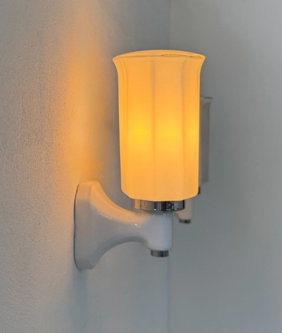 Image 1 of Paire d'applique vintage, porcelaine et opaline, France 1950