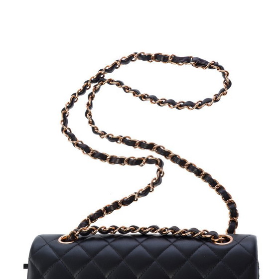 Image 1 of CHANEL Timeless/Classic in schwarzem Leder