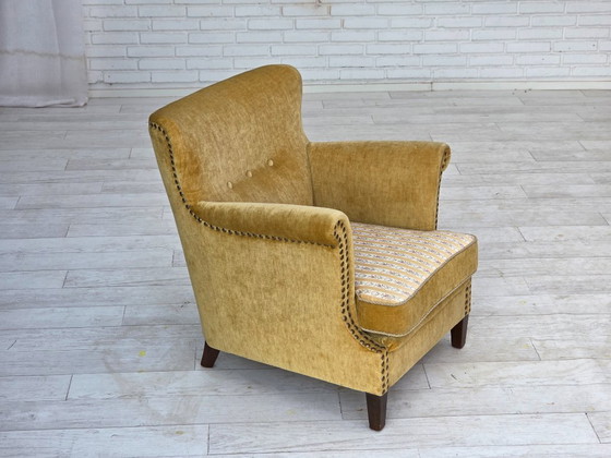 Image 1 of Fauteuil danois des années 1960, velours d'ameublement jaune miel, état d'origine.
