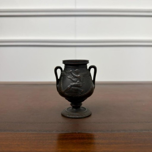 Vase en bronze néoclassique antique