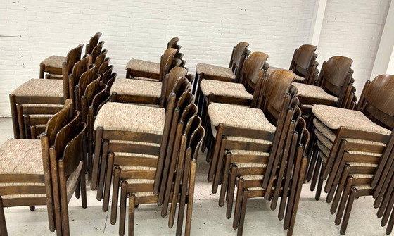 Image 1 of Lotto 69 sedie impilabili in legno vintage