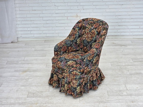 Image 1 of Sillón de cóctel danés de la década de 1960, tapizado en tela jacquard.