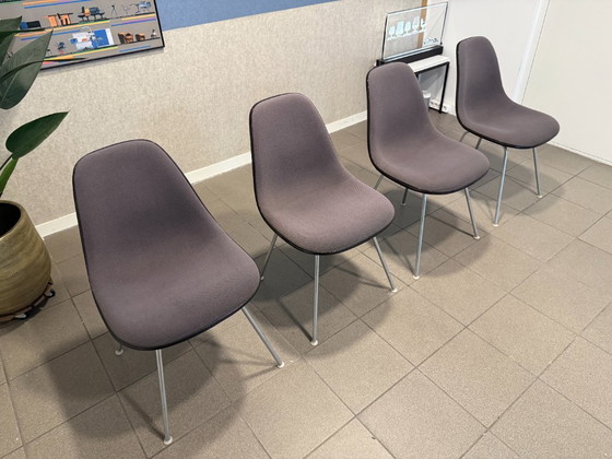 Vitra | Eames | DSX | Zwart Fiberglass, Grijze Bekleding En Zink Onderstel | 4 Stuks – Eetkamerstoelen, Metal (photo 4 of 8)