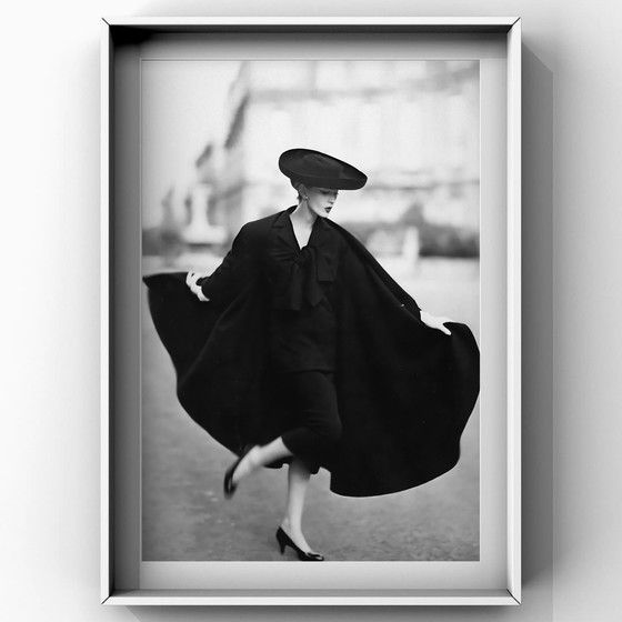 Image 1 of 1x Richard Avedon – Impresión artística | Elegancia en las calles de París