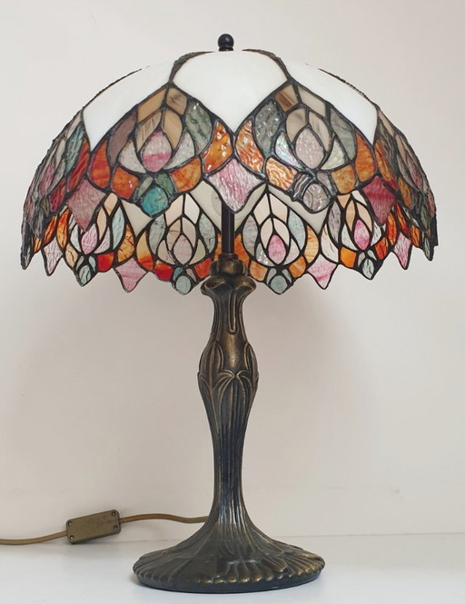 Large (52cm) Tiffany Stained Glass Table Lamp Peacock Feathers