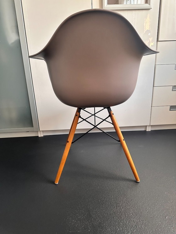 Image 1 of Silla Vitra Eames DAW