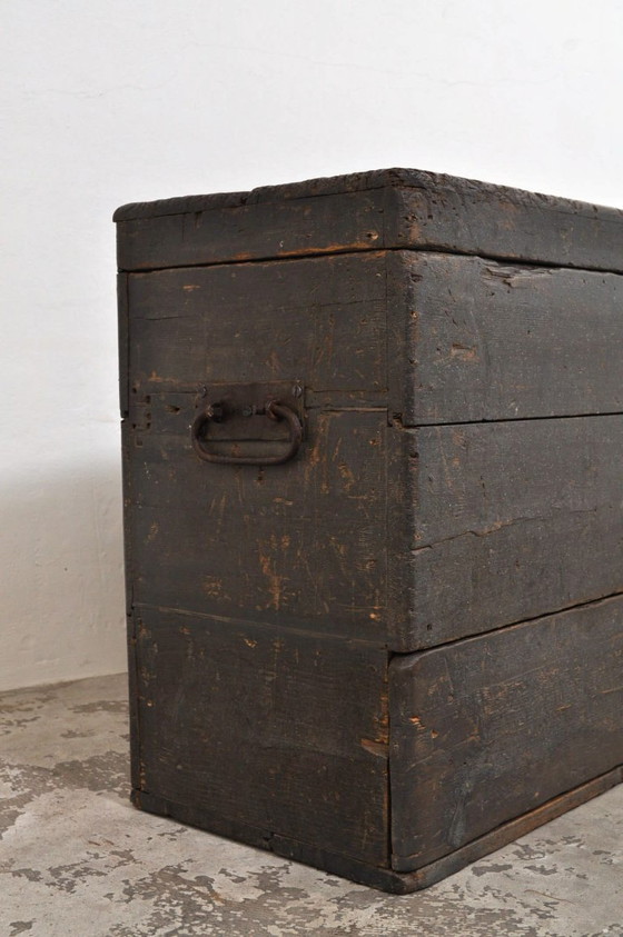 Antique pine chest with drawer, 1870s – Decorative Objects, Wood (photo 2 of 12)