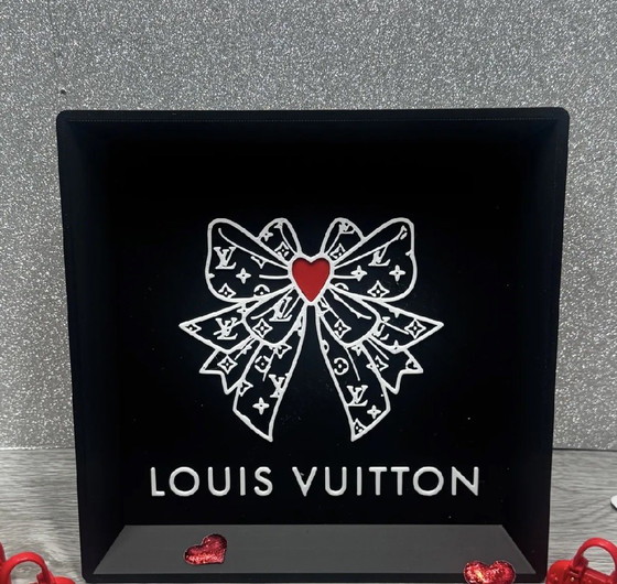 Image 1 of Shell de Louis Vuitton