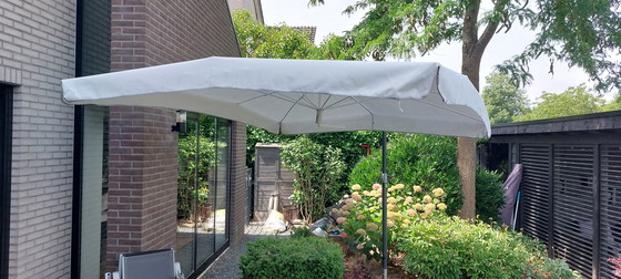 Image 1 of Glatz Pendalex V+ floating parasol incl. base and cover