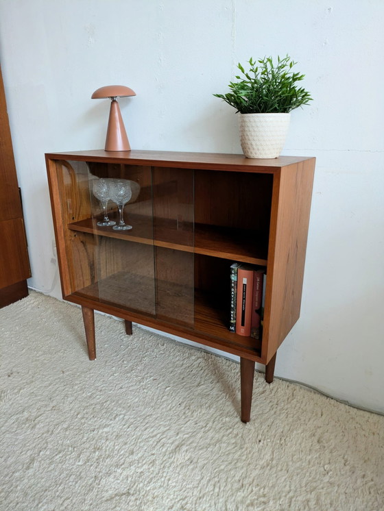 Image 1 of Vintage display cabinet