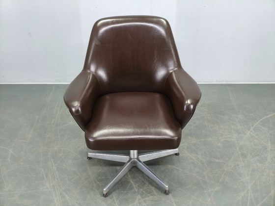 Image 1 of Sillón giratorio italiano Mobiltecnica Torino, década de 1960.