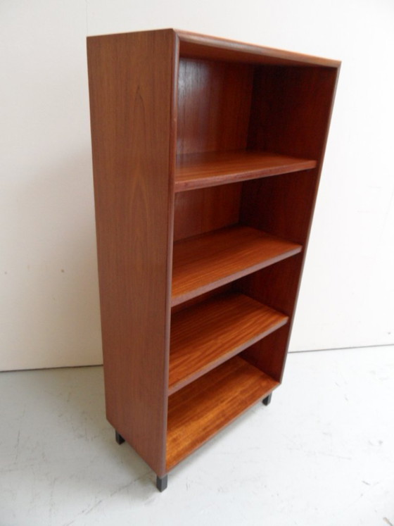 Image 1 of Librería abierta de mediados de siglo