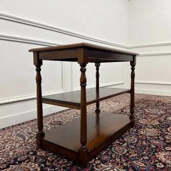 Tavolino inglese classico con piano in pelle verde, Credenze, Legno, Chesterfield (foto 4 di 10)