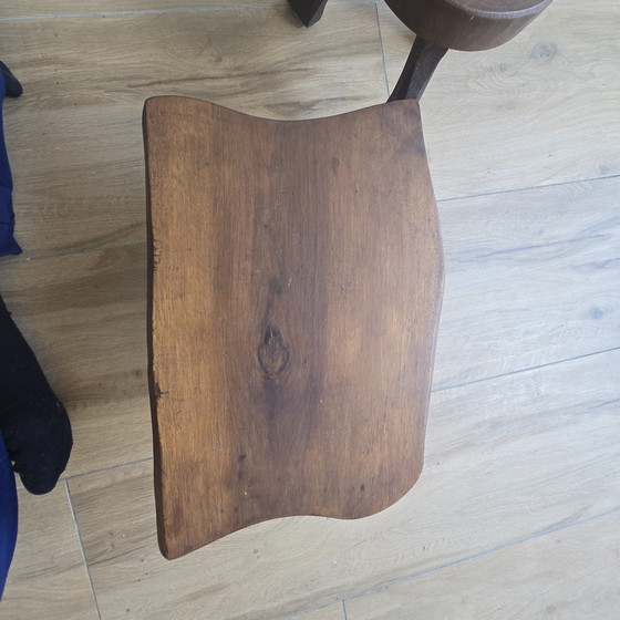 Image 1 of Dit zijn vintage brutalistische houten tafeltjes uit de jaren 70