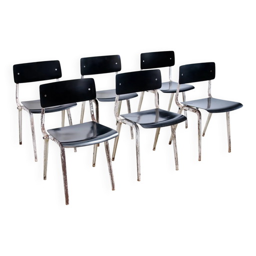 Set aus sechs seltenen stapelbaren und faltbaren Friso Kramer Revolt Theaterstühlen – Ahrend, klapstoelen, Metal, Industrieel