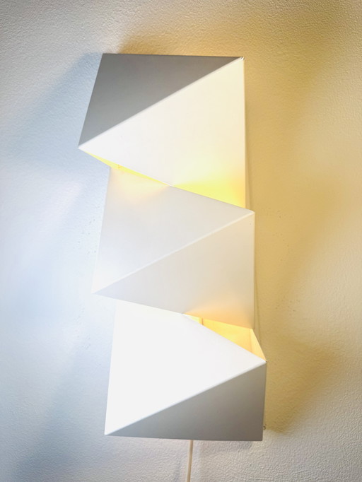 GEOMETRIC ZIG-ZAG WALL LAMP BY DIJKSTRA LIGHTING, THE NETHERLANDS, 1960s