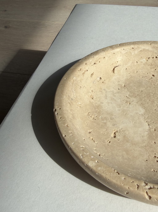 Petit plateau de service rond en marbre travertin / plateau en marbre travertin – design minimaliste